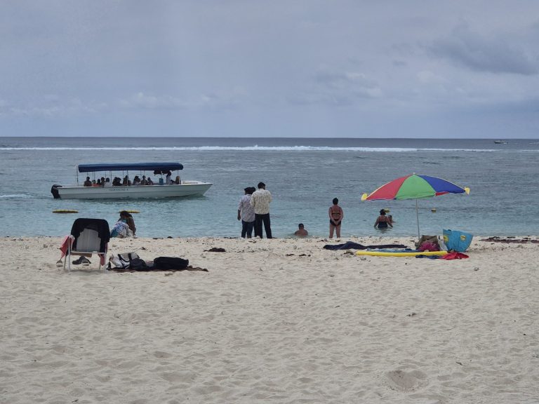 Nördlicher Strand mit viel Sand Von Touristen gern besucht!
